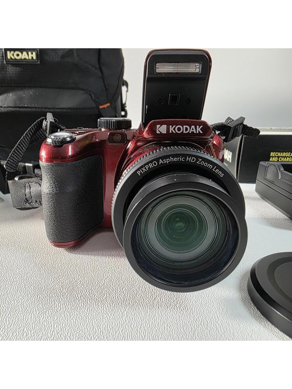 KODAK PIXPRO AZ425 20MP Digital Camera 42X Optical Zoom Wide Angle 1080P Bundle
